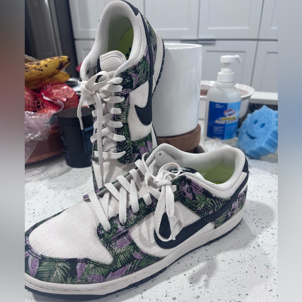 Nike dunks women’s 12 no box worn once